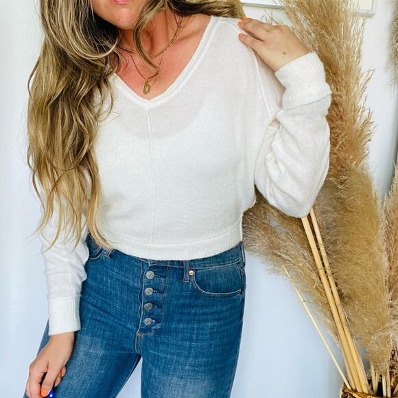 OLIVEACEOUS BOUTIQUE White Cream Crop Cropped VNeck Pullover Dolman Sweater S - Picture 8 of 10